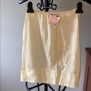 Vintage nylon half slip